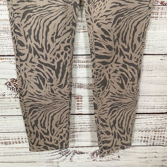 NEW with Tags, Articles of Society Heather Tiger Print Jean, Size 28, MSRP $78 - Picture 4 of 12
